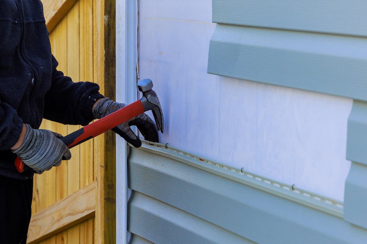 Replacing plastic siding on an exterior wall of residence house can you replace just a few pieces of siding