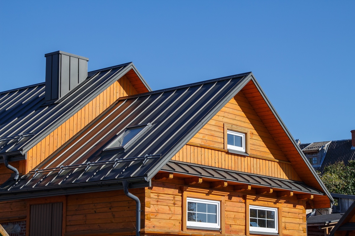 how long does a metal roof last