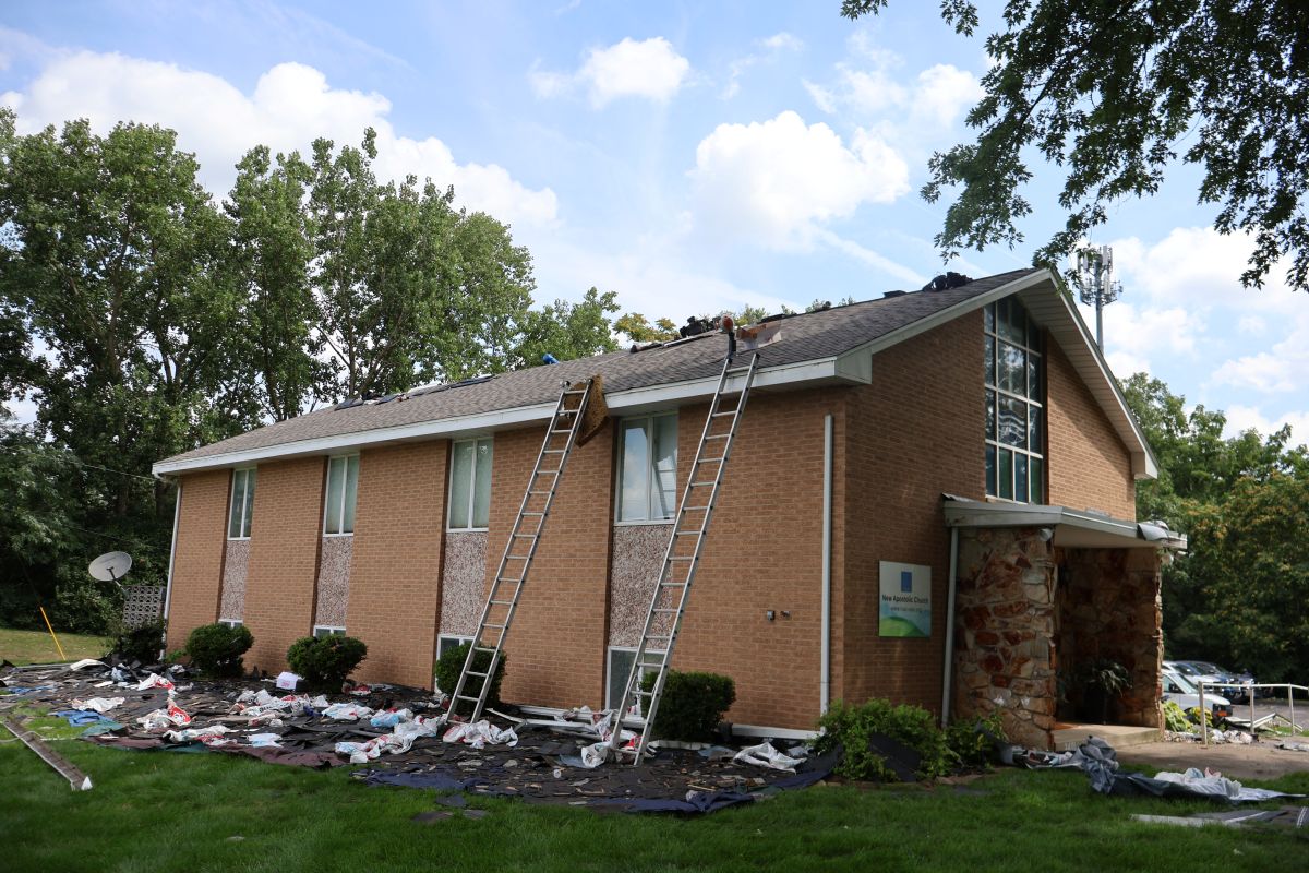 Roof replacement/repair on a commercial building